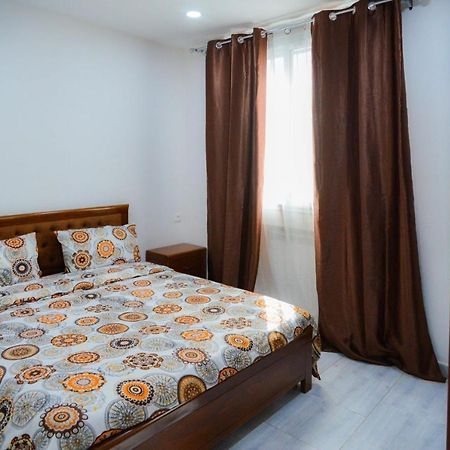 Hostel Les Pins Alger Екстериор снимка