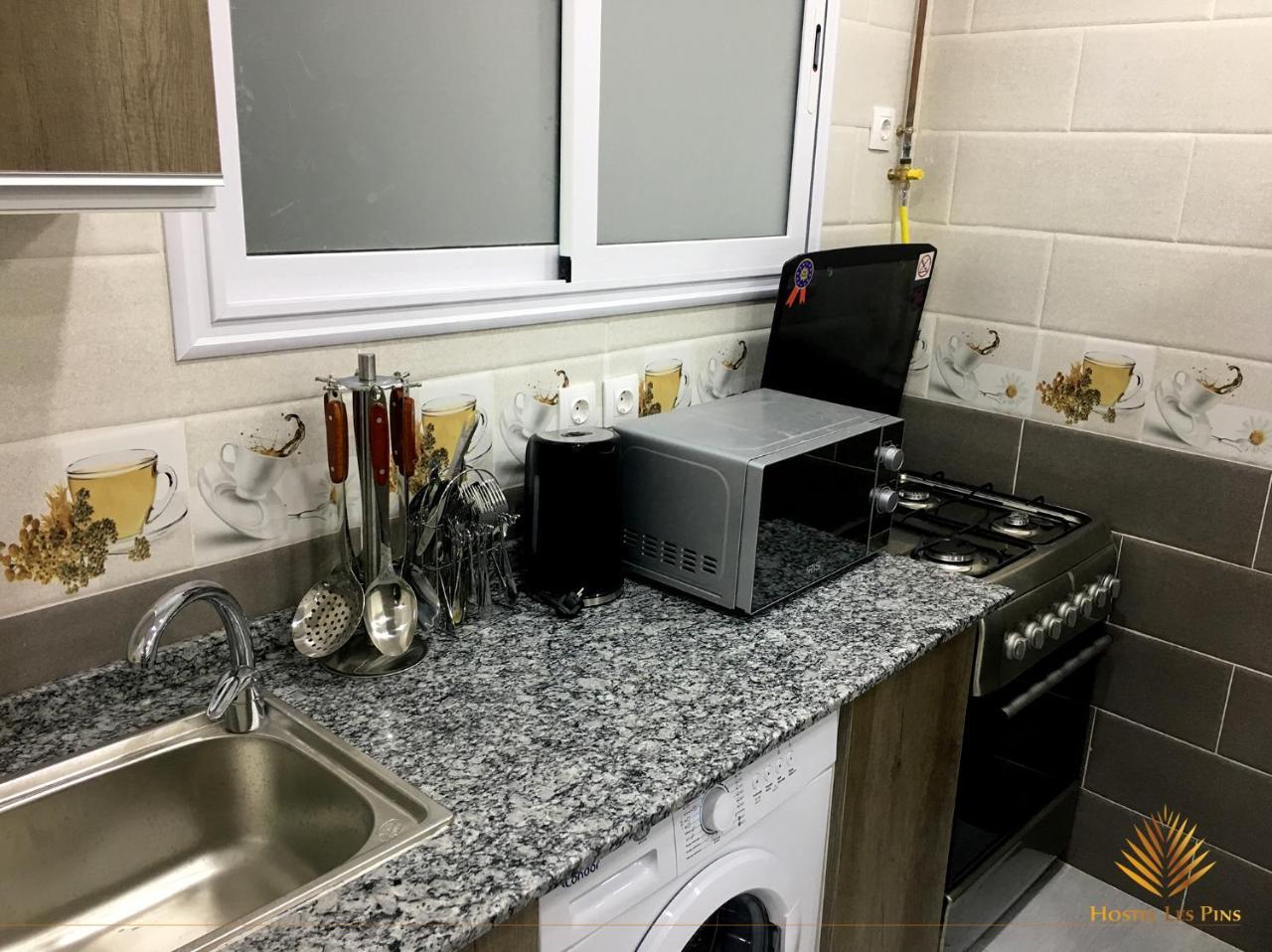 Hostel Les Pins Alger Екстериор снимка